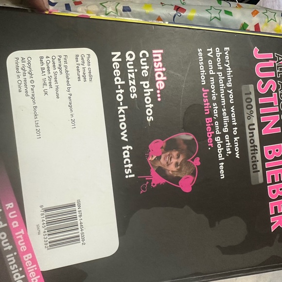 Book 'All about Justin Bieber' - Picture 3 of 5